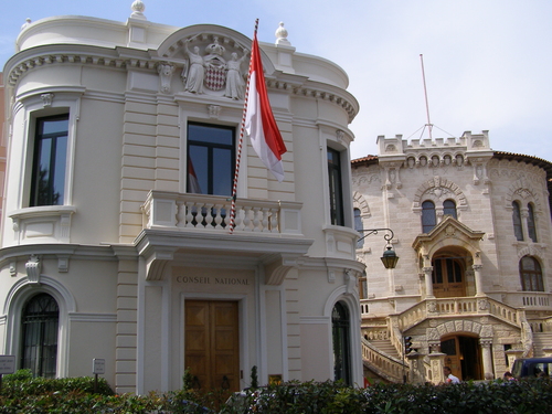 Монако конституционная монархия тайланд най харн