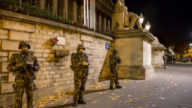 Франция закрывает границы на месяц