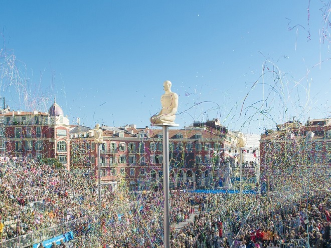 Карнавал Ниццы на площади