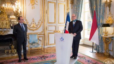 Франсуа Олланд вручил князю Альберу II Орден Командора