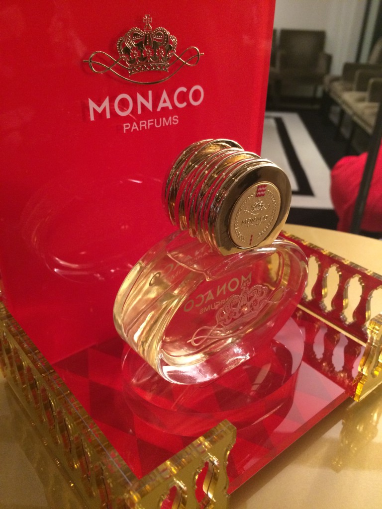 Флаконы парфюма «The Man of Monaco» и «The Woman of Monaco»