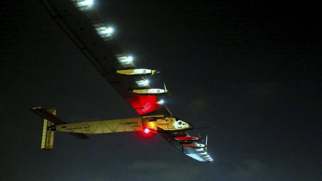 Solar Impulse 2 завершил кругосветный перелет