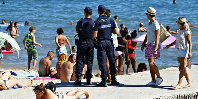Государственный совет Франции отменил запрет на ношение буркини на пляже