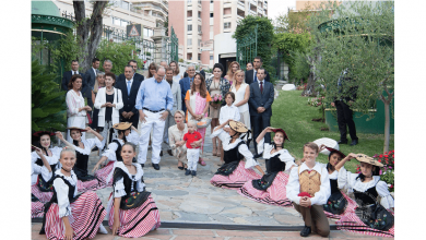 Пикник жителей Монако с князьями