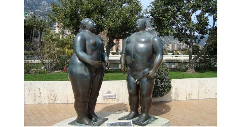Скульптура "Адам и Ева"