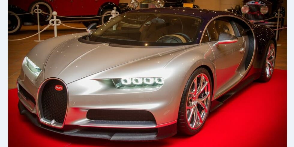В Монако проходит выставка автомобилей Bugatti