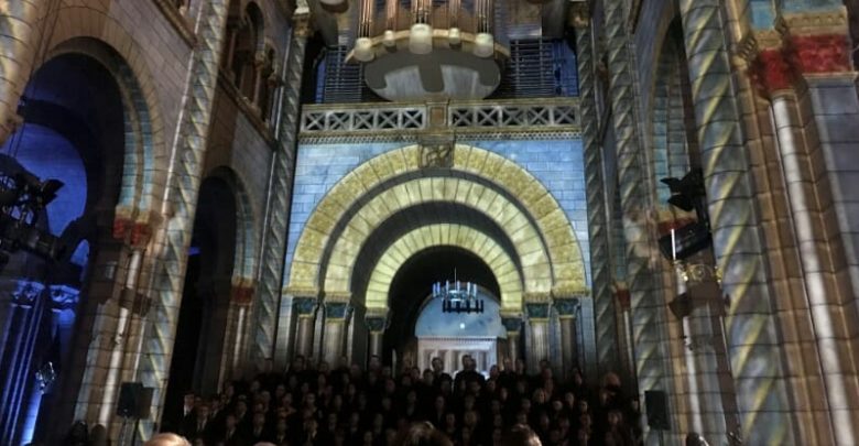 Нам не терпится поделиться с читателями впечатлениями от уникального действа под названием “Elements” (Стихии), которое стало необычным поздравлением Альбера II со значимой датой. Спектакль состоялся 14 марта в Кафедральном соборе Монако.