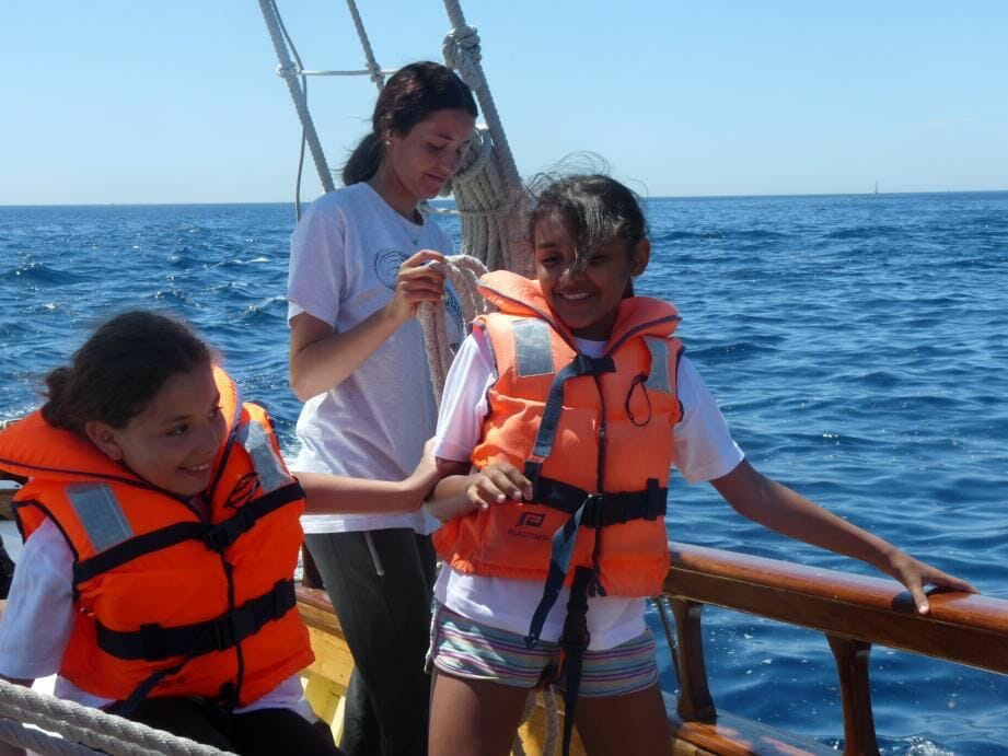 Океанографический музей организовал морскую экскурсию для школьников