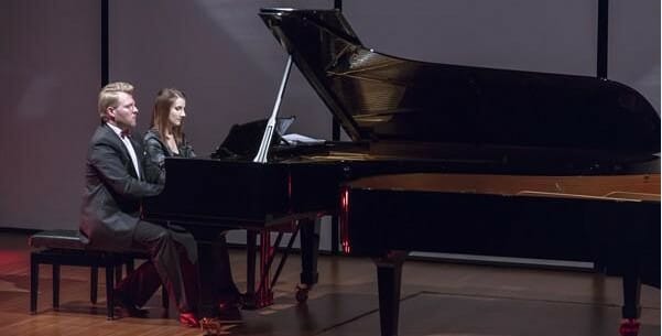 Новые таланты конкурса для фортепиано в четыре руки