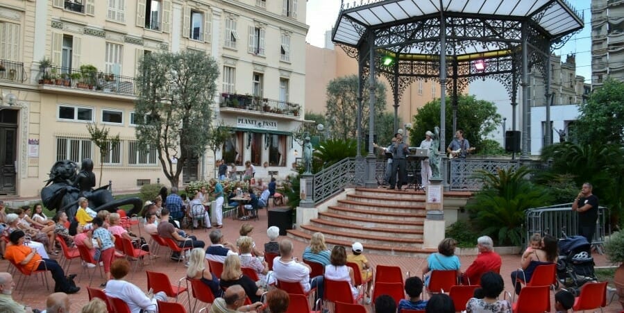 Les Musicales - концерт HACENOBA SALSA на площади Gastaud