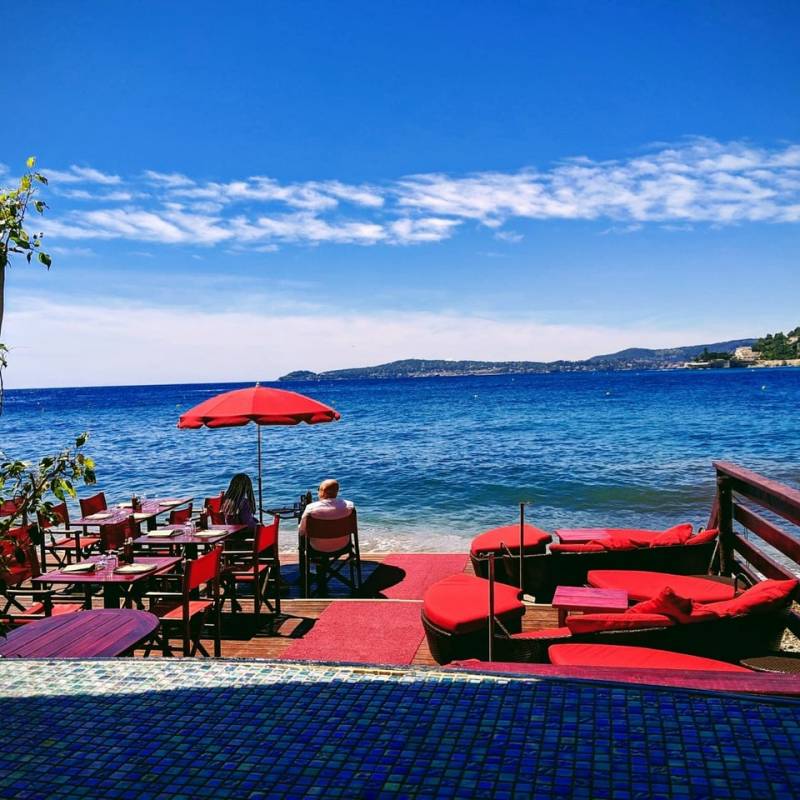 У моря, у синего моря: лучшие пляжные рестораны