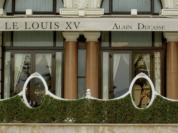 Ресторан Louis XV стал первым, получившим награду "Шедевр года" от Gault Millau
