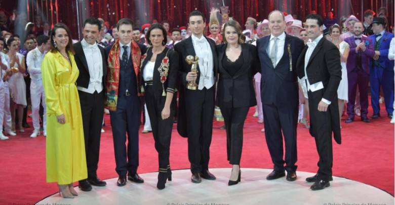 Дела княжеские: члены княжеской семьи на церемонии вручения призов артистам цирка