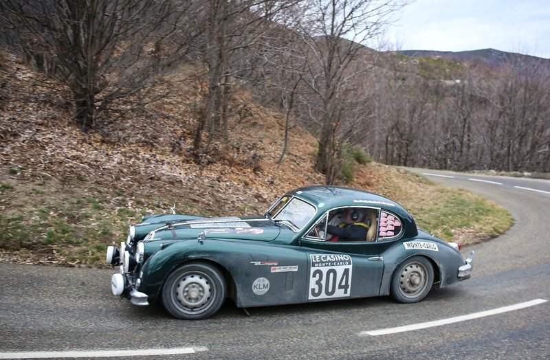Историческое ралли Монте-Карло: “дефиле” легендарных гоночных автомобилей в Монако