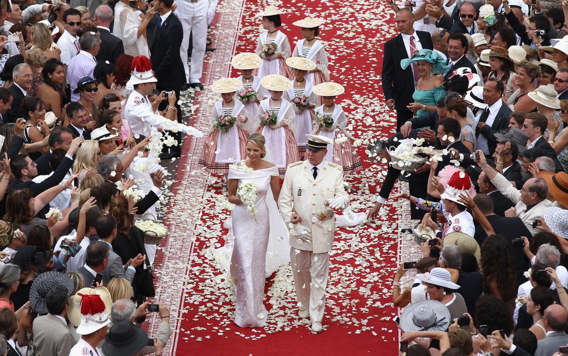 Поздравляем князя Альбера II и княгиню Шарлен с 9-летием свадьбы!