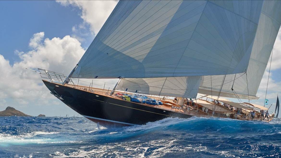 Погрузитесь в мир потрясающих яхтенных бассейнов вместе с Oceanco