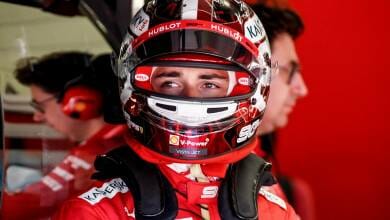 Шарль Леклер за рулём Ferrari снова вступает в гонку в Бахрейне