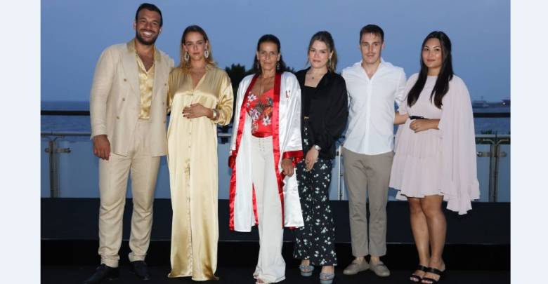 Принцесса Стефания с детьми посетила гала-вечер Fight Aids Monaco