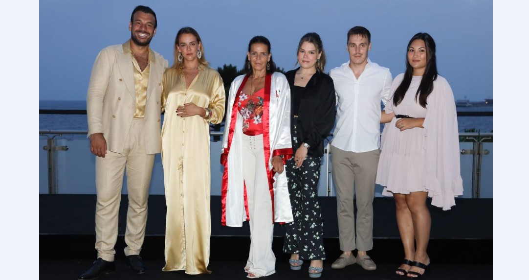 Принцесса Стефания с детьми посетила гала-вечер Fight Aids Monaco