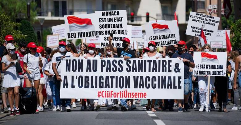 Почти 800 человек в Монако выступили против санитарного пропуска