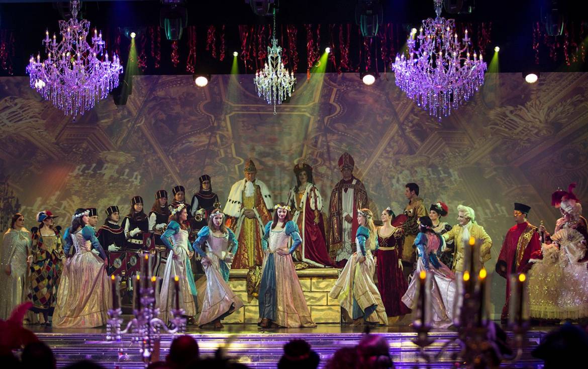 Потрясающий «Grand Bal Masqué» открывает осенний сезон в Монако