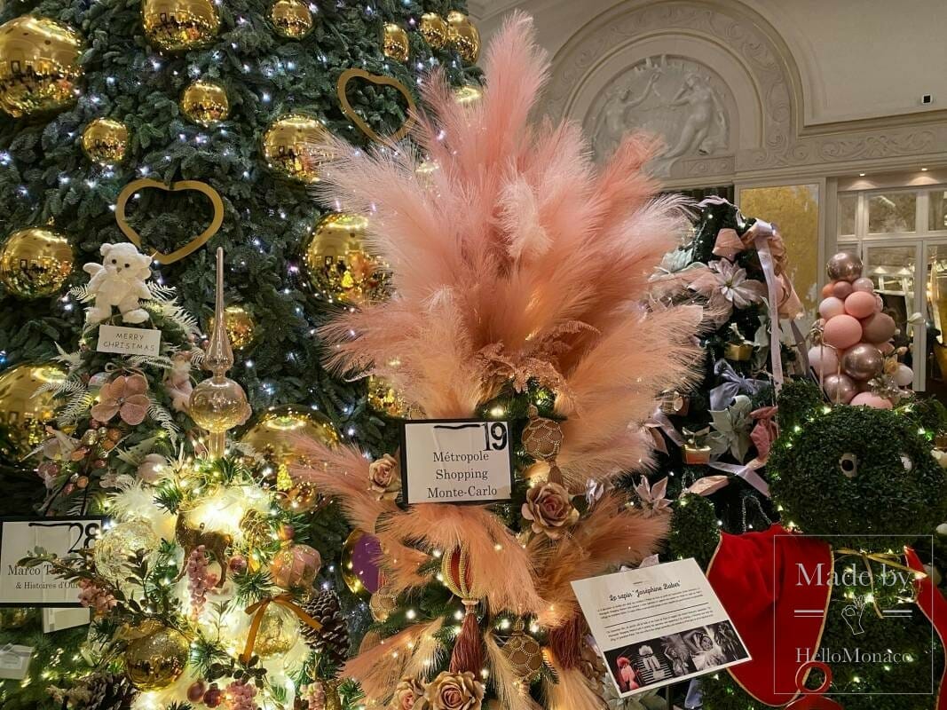 Благотворительный аукцион новогодних ёлок дарит праздник